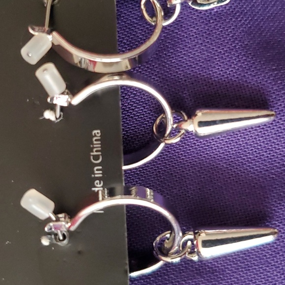 *NWT* Hot Topic's 3Pk Silver Charm Hoops - Picture 9 of 15